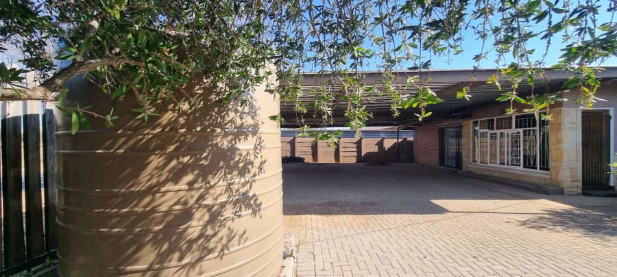 4 Bedroom Property for Sale in Wilgehof Free State